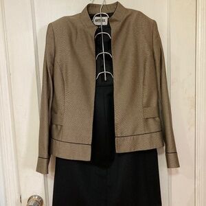 Kasper 2 Piece Jacket and Skirt Suit - Size 6P